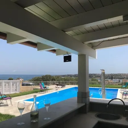 Con Piscina Vista Mare E Etna Villa