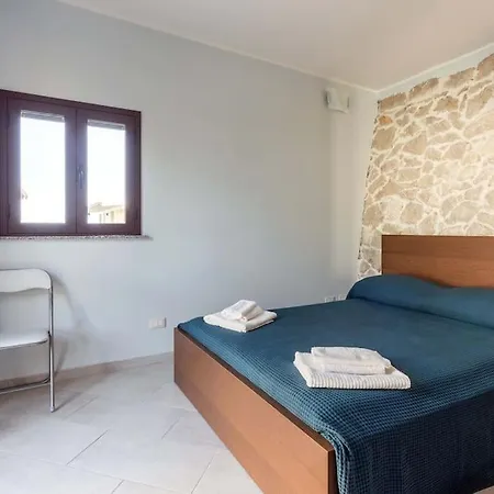 Con Piscina Vista Mare E Etna Villa