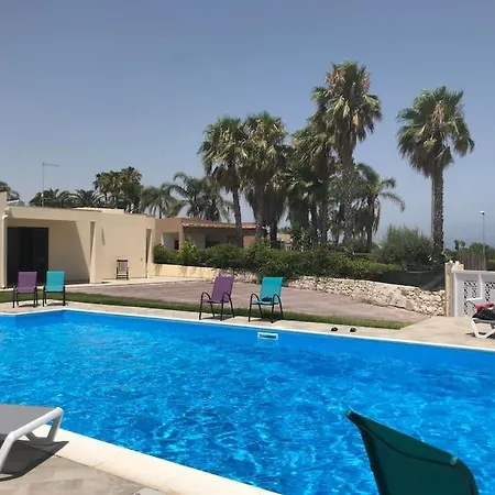 Con Piscina Vista Mare E Etna Villa
